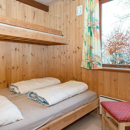 8 Person In Hovborg-by Traum *